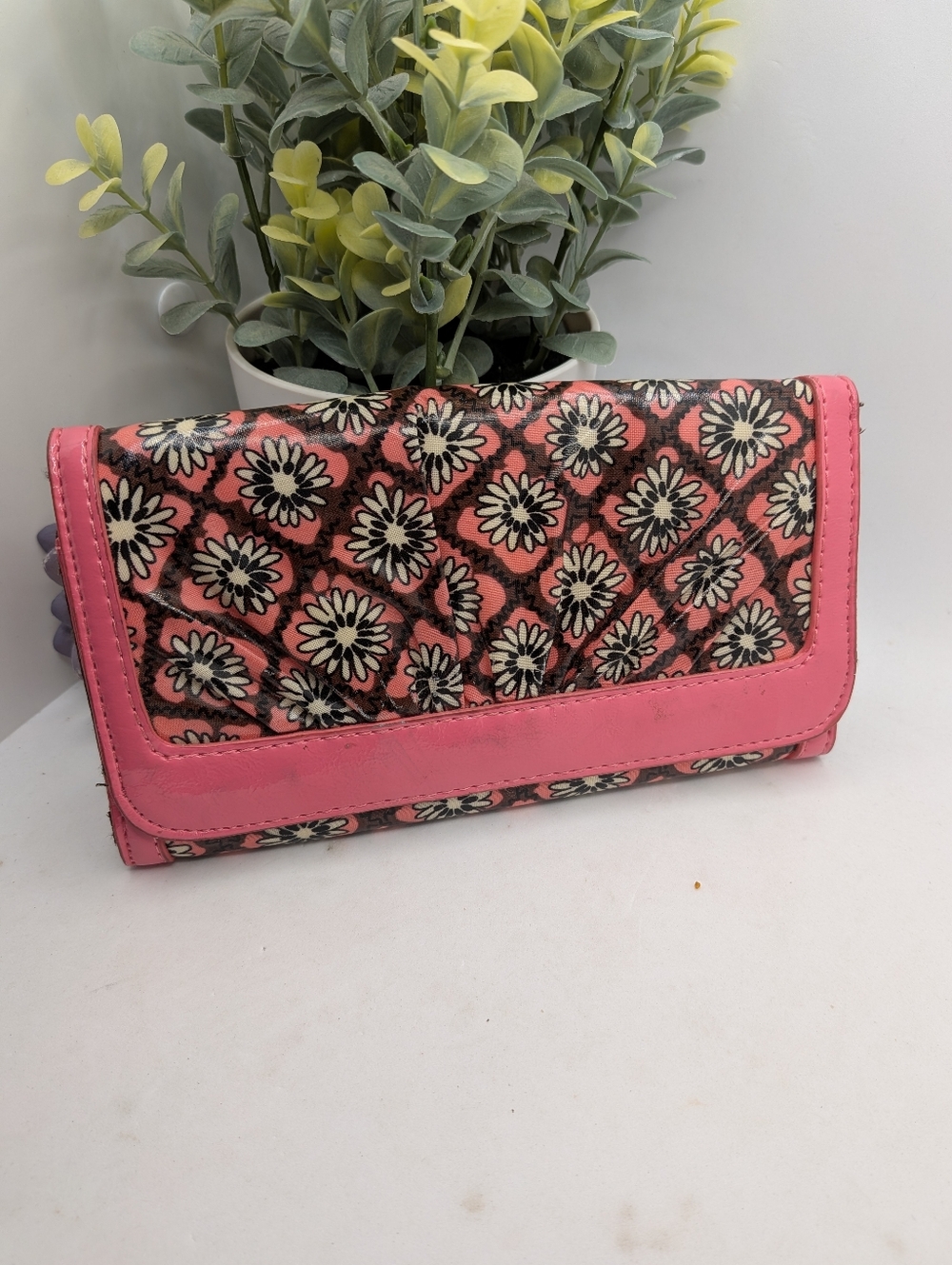 Vera Bradley Mocha Rouge Trifold Wallet - Coated Canvas